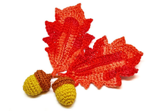 Realistic Red Oak Leaf Acorn